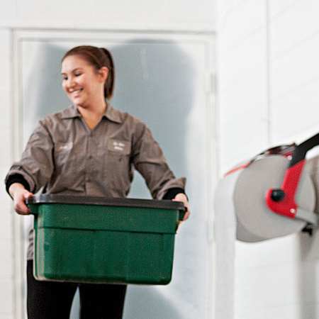 Tork dozownik ścienny na czyściwa