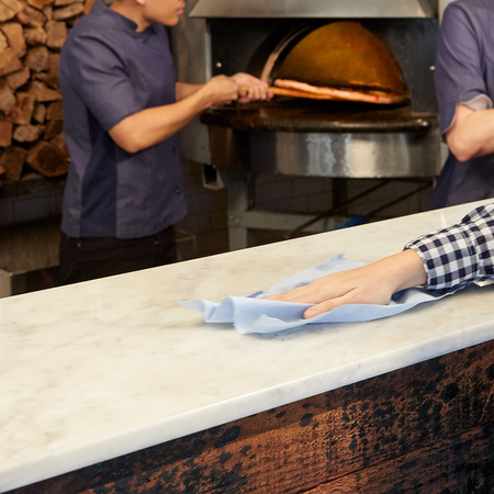 Tork Reflex™ czyściwo papierowe do średnich zabrudzeń